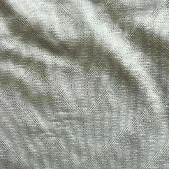 EUC Oiselle White Textured Mesh Top size 6 - Picture 4 of 4